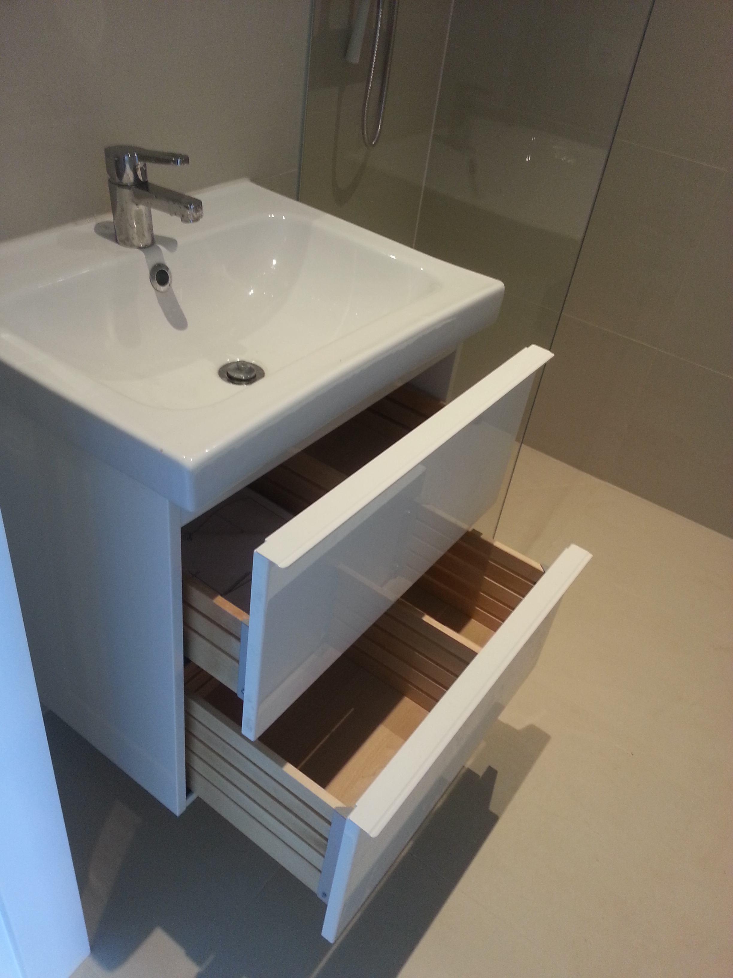 20151113 app badkamer wasbak en kastje – Groningen Rentals